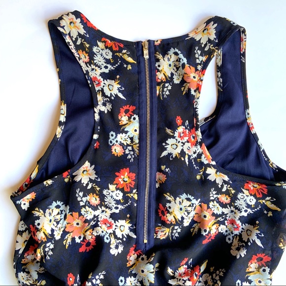 { xhilaration } Floral Romper Sz M - Picture 4 of 5